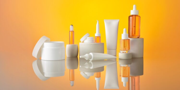MEDICOS Beauty designs the reusable applicator of the single-dose packaging for Phyto Paris’ Phytocyane Intensive+ treatment